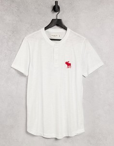 Белая футболка с воротом на пуговицах и логотипом Abercrombie & Fitch-Белый
