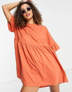 Свободное oversized-платье оттенка ириски с воланом и оборками на рукавах ASOS DESIGN-Оранжевый цвет