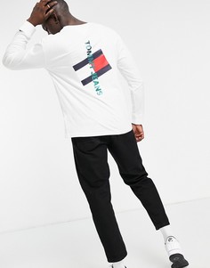 Белый лонгслив с вертикальным логотипом на спине и рукаве Tommy Jeans