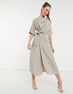 Серо-коричневое платье миди со свободным воротом и юбкой с запахом ASOS DESIGN-Бежевый