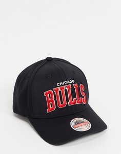 Черная бейсболка с красным вышитым логотипом команды NBA «Chicago Bulls» Mitchell & Ness-Черный цвет