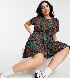Черное платье-футболка мини ярусного кроя с цветочным принтом River Island Plus-Черный цвет