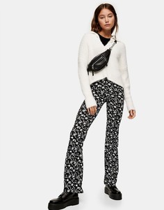 Черно-белые расклешенные брюки с цветочным принтом Topshop-Коричневый цвет