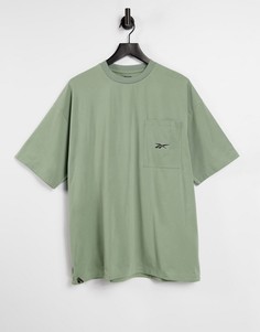 Футболка цвета хаки с карманом и шнурком Reebok Techstyle Vector-Зеленый цвет