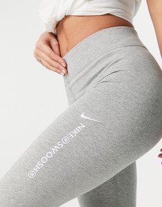 Серые леггинсы с завышенной талией и логотипом с галочкой Nike Swoosh-Серый