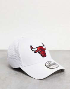 Белая кепка с логотипом команды "Chicago Bulls" New Era 9FORTY-Белый