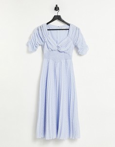 Бледно-синее плиссированное платье миди из ткани добби со сборками спереди, присборенной талией и узором шеврон ASOS DESIGN-Голубой