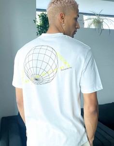 Белая свободная футболка из органического хлопка с карманом спереди и принтом земного шара на груди и спине ASOS DESIGN-Белый