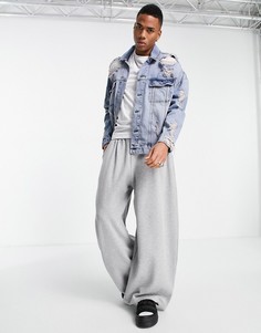 Рваная джинсовая куртка выбеленного голубого цвета в стиле oversized ASOS DESIGN-Голубой