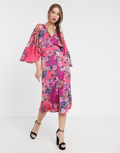 Розовое платье-кимоно средней длины с открытой спиной и цветочным принтом Liquorish-Розовый цвет