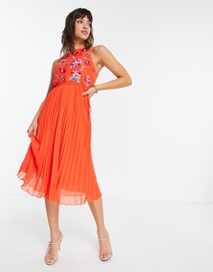 Плиссированное платье миди красного цвета с вышивкой ASOS DESIGN-Красный
