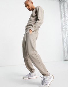Окрашенные натуральными красителями коричневые джоггеры Reebok Classics-Коричневый цвет