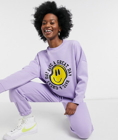 Сиреневый спортивный костюм в стиле oversized из свитшота с изображением смайлика и джоггеров ASOS DESIGN-Фиолетовый цвет