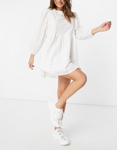 Ярусная мини-юбка белого цвета с оборками In The Style-Белый