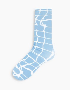 Спортивные носки с принтом в виде бассейна ASOS DESIGN-Голубой