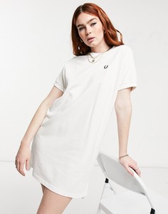Белое свободное платье-футболка из пике Fred Perry-Белый