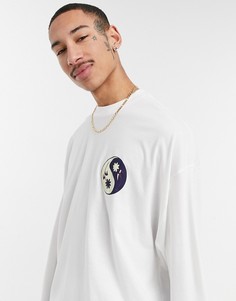Белый oversized-лонгслив из органического хлопка с принтом цветов на груди ASOS DESIGN