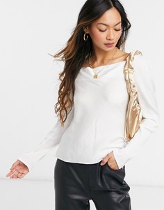 Светло-бежевая атласная блузка с длинными рукавами, свободным воротом и глубоким вырезом ASOS DESIGN-Бежевый