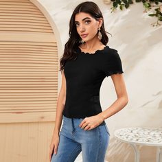 Трикотажная футболка с оригинальной отделкой Shein