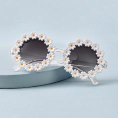 Солнечные очки с декором Shein