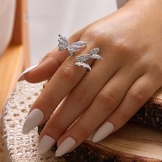 1шт открытое кольцо с декором бабочки и стразами Shein