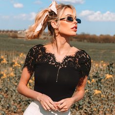 Топ с кружевной вставкой Shein