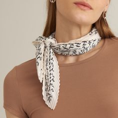 Плиссированный шарф с узором звезды Shein