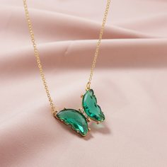 Ожерелье с бабочкой Shein