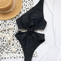 Слитный купальник на одно плечо Shein