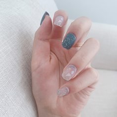 24шт Накладные ногти и 1 лист ленты и 1шт пилочка для ногтей Shein