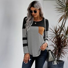 Футболка в полоску с карманом Shein