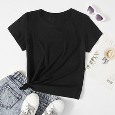 Однотонная футболка с круглым воротником Shein