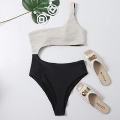 Двухцветный слитный купальник на одно плечо Shein