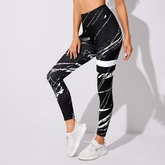 Полосатые изображения Спортивные шорты Shein