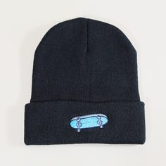 Шапка с вышивкой Shein