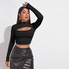Трикотажная короткая футболка с разрезом Shein