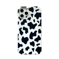 Чехол для iPhone с коровьим принтом Shein