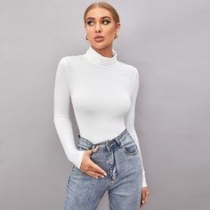 Однотонная футболка с высоким воротником Shein