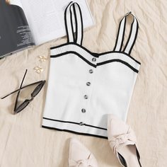 Трикотажный топ в полоску с пуговицами Shein