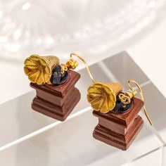 Серьги в форме винтажного фонографа Shein