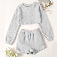 Однотонные короткие плюшевые топ и шорты Shein