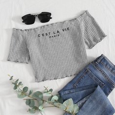 Топ с открытыми плечами и текстовым принтом Shein