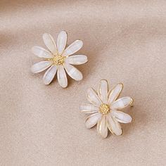 Серьги-гвоздики в форме цветка Shein