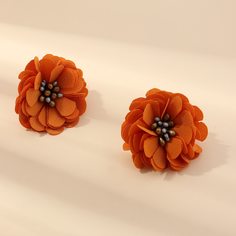 Серьги-гвоздики с цветочным дизайном Shein