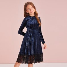 Плиссированное бархатное платье с кружевом для девочек Shein
