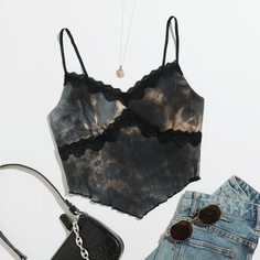 Топ на подтяжках с принтом тай-дай и платком с кружевной отделкой Shein