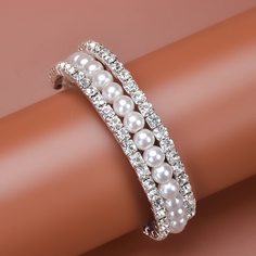 Браслет со стразами и искусственными жемчугами Shein