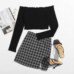 Короткий топ с открытыми плечами и юбка в клетку с разрезом Shein