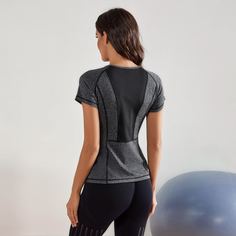 Спортивная футболка с круглым вырезом Shein
