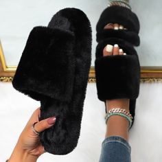 Плюшевые шлепанцы Shein